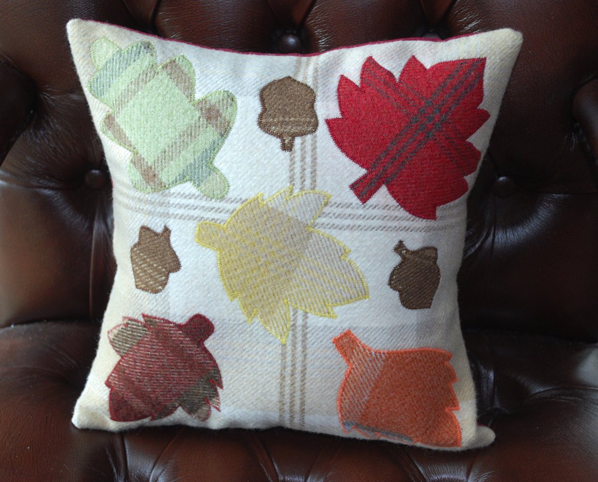ThistleSewNice's tweet photo. Let these autumn leaves blow into your home!

#Fall #falldecor #autumnleaves #autumncolors #autumndecor #leaf #thanksgiving #thanksgivingdecor #browntartan #orangetartan #redtartan #tartanpillow #shoponetsy #handmade #madeinScotland  #Appliqué #wool #giftideas #onlinecraft https://t.co/Zu4zjuwAbX