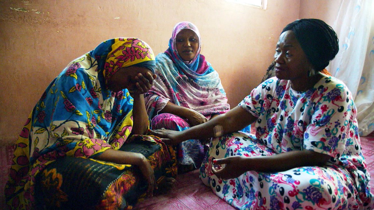 svtdokumentar's tweet image. De drömmer om ett bättre liv - de möts av trakasserier, våld och 18-timmars arbetsdagar. Varför slaveri? Hemhjälp i helvetet i SVT Play svtplay.se/video/19575680… #svtdok #askwhy #whyslavery #maidinhell