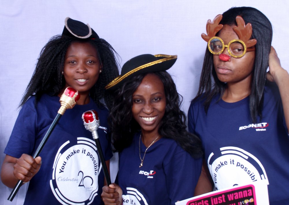 BigWhaleMedia's tweet photo. #PhotoboothFun @econetzimbabwe 20th Birthday celebrations!! #bigwhale #cumii #vaya #celebrateMemoriesCelebrateLife
@elevateyouthzw @EcoSureZW @EcoCashZW https://t.co/mwRfKsJlLk