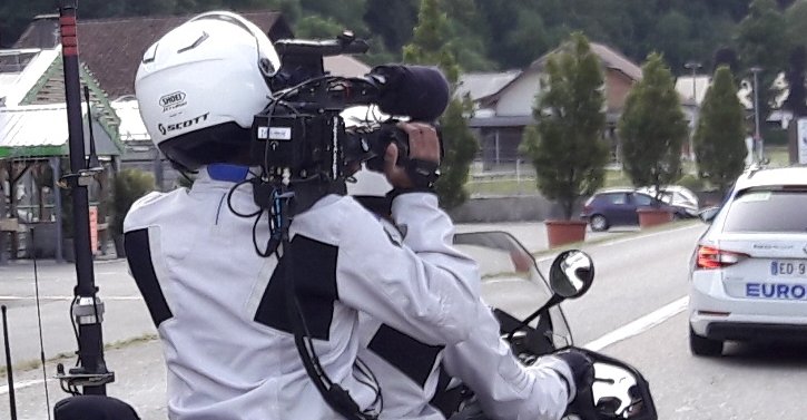 sportelmonaco's tweet photo. 📽DVS, leader in ultra-slow-motion innovations :
After 4 years of development by DVS in-house engineer, the SuperloupeRF On-board was on the Tour de France 2018. It produced on the Tour live slow-motion up to 300 fps, on the bike 4 positioned at the front of the race.@Superloupe https://t.co/dPhEpSEy8K