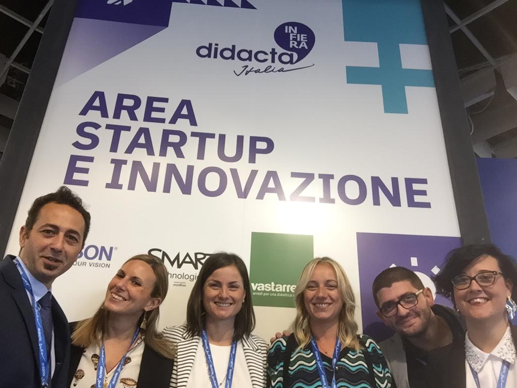 EllybeeTweet's tweet photo. Anche #Ellybee è presente alla @FieraDidacta @FieraDidactaITA 

#fieradidacta #didactaitalia #didacta2018 #edutainment #realtàaumentata @OFaranda https://t.co/zJxrIjXdPx