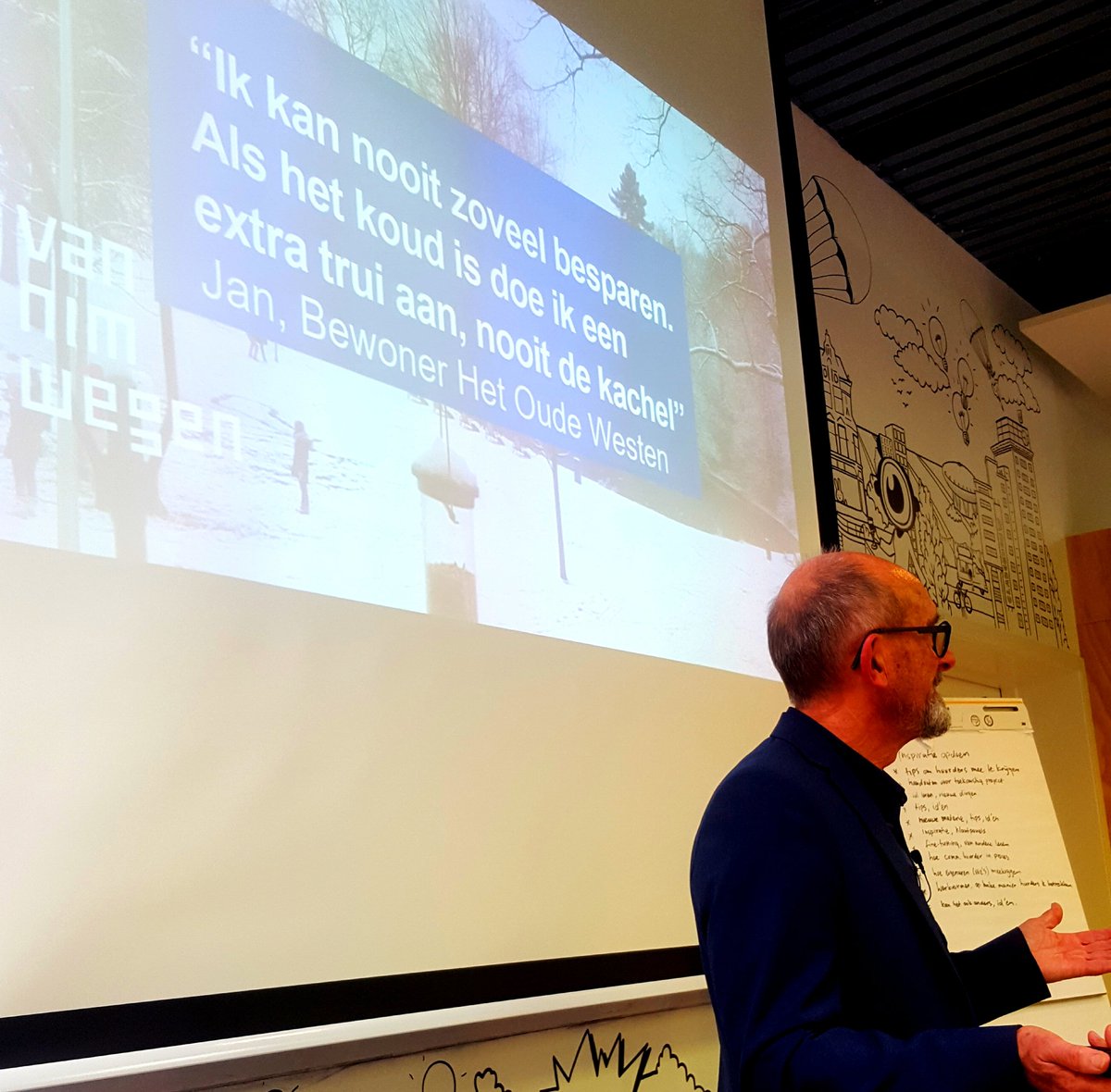 Beleving huurders bij verduurzaming: belangrijk in de communicatie. Trevor James van @vannimwegen tijdens bijeenkomst verduurzaming en huurders.