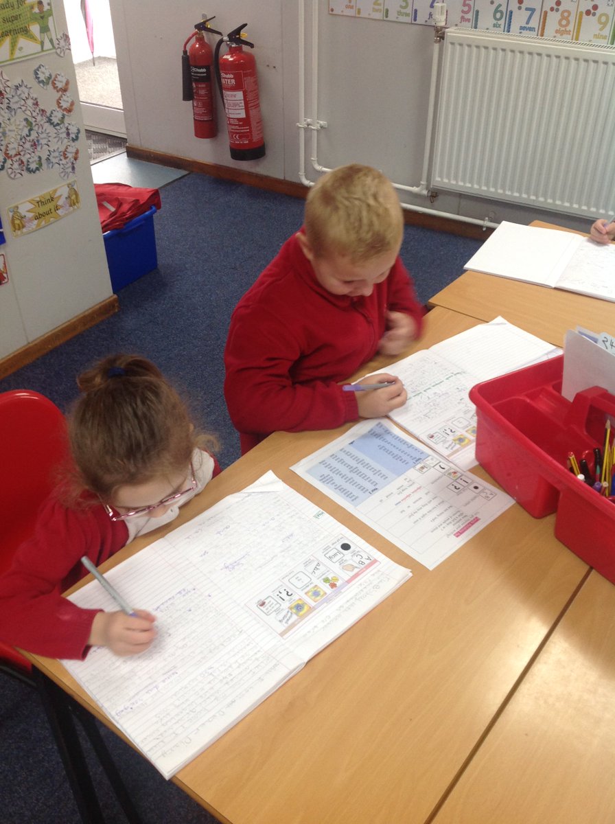 Lakeside_Sch's tweet image. Today, Y2 have used their Purple Polishing Pens to edit and improve their diaries from yesterda. We have checked our spellings, vocabulary and punctuation. We have also helped each other to make our writing even better! #ProudMissJones #FirstAttemptAtLearning