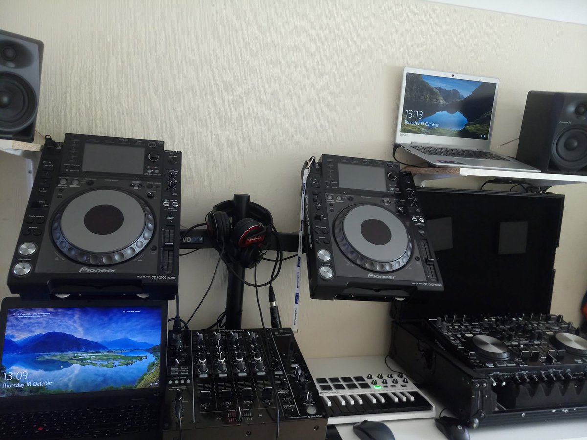 Slowly building up fluxxy's studio. #housemusic #techhouse #Studio #music #dj #djlife #deephouse #learningisfun #Ibiza #ibiza2019 #producing #producerlife #funkyhouse #funfunfun