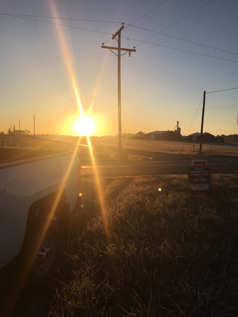HandsOnSciABE's tweet photo. @science_a_thon The suns here. I’m here. Time to get some samples. Let’s see if these tiles are flowing and how much water is in the ditches. #stmarys #scienceathon #dayofscience #samplingtrip #PurdueAg https://t.co/Dv4prI5xwK