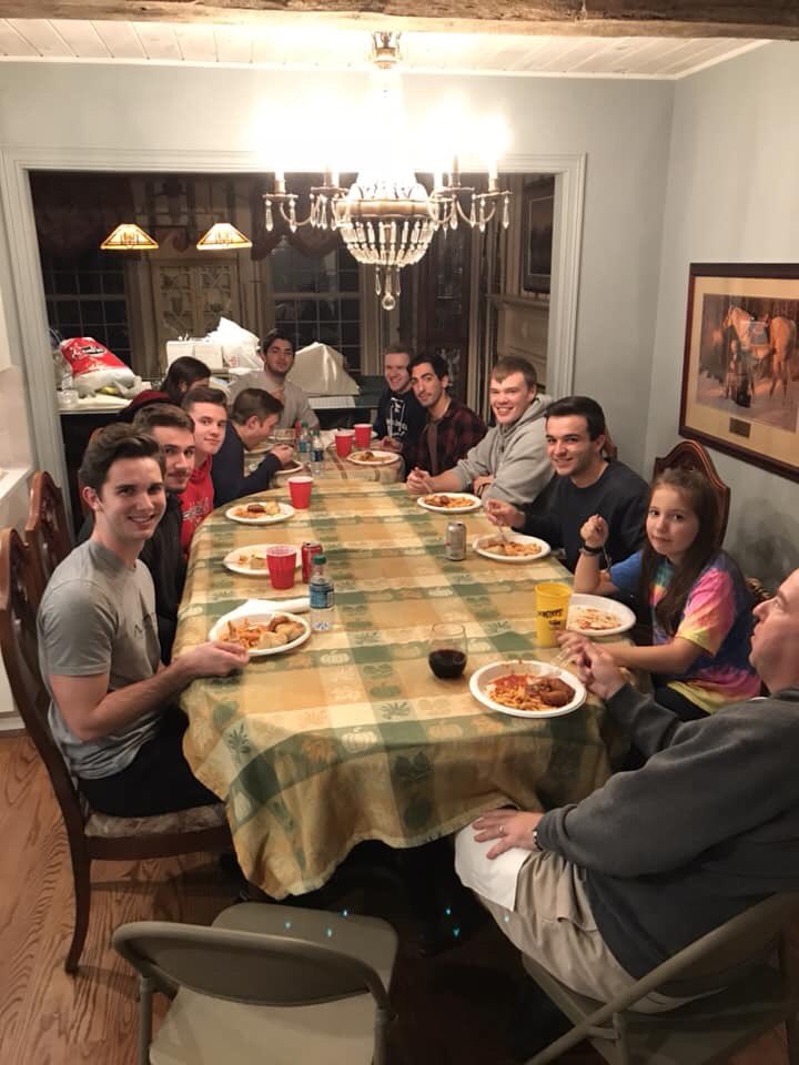 ZipsHockeyClub's tweet photo. Thank you to team aunt Deanna for hosting the team last night. Thanks to coach Cookie for updating her kitchen and giving her a double oven #AmazinglyDelicious https://t.co/LHQB8drf8b