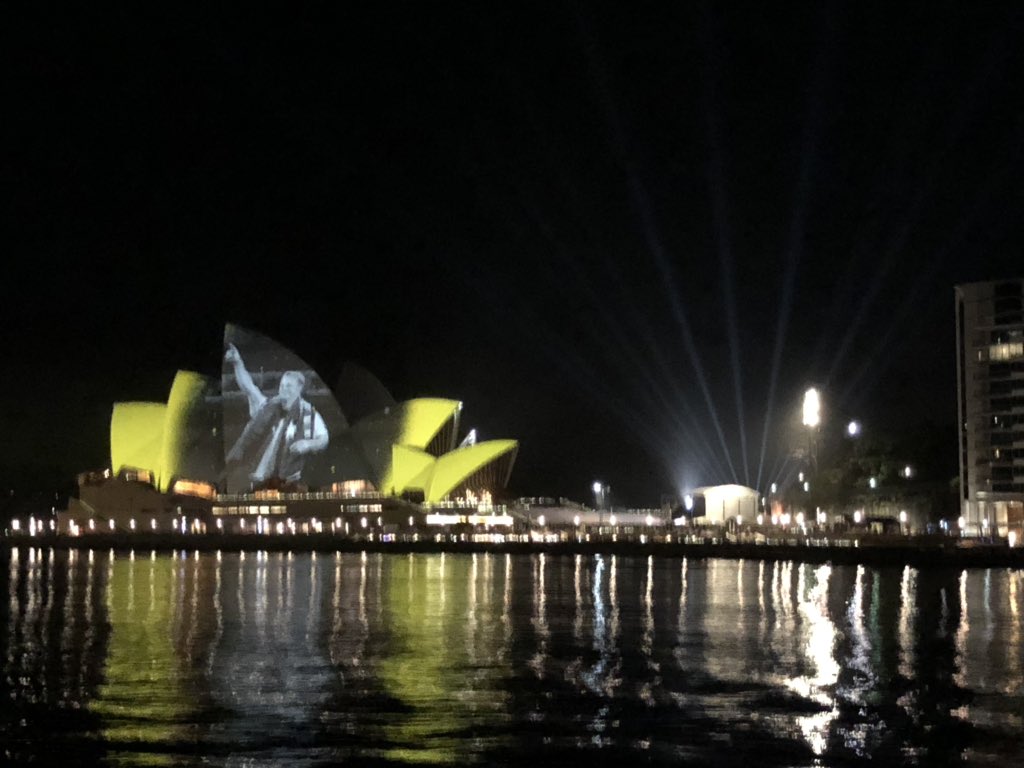JamesAALongman's tweet photo. Stunning images of The Invictus Games being flashed across Sydney Opera House tonight https://t.co/RvzfR90gDA