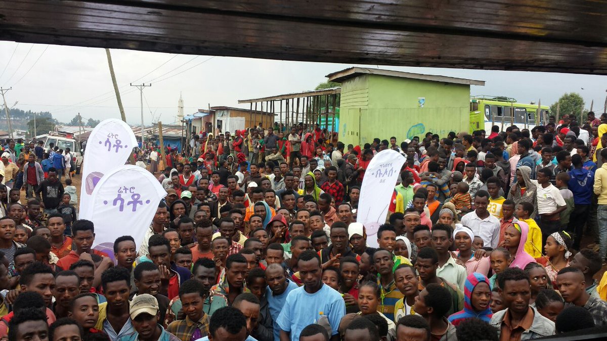 PSIEthiopia's tweet photo. Market Day Activation for @USAIDEthiopia #TransformWASH Activity's #SanitationMarket brand, #Senay, have started in #Tigray, #Amhara, #Oromia & #SNNPR regions. Over 13,000 individuals have been engaged with promising sales of #ImprovedToilets.
#TWASH #Ethiopia
#MyPride #MyHealth https://t.co/SkI12h9pqO