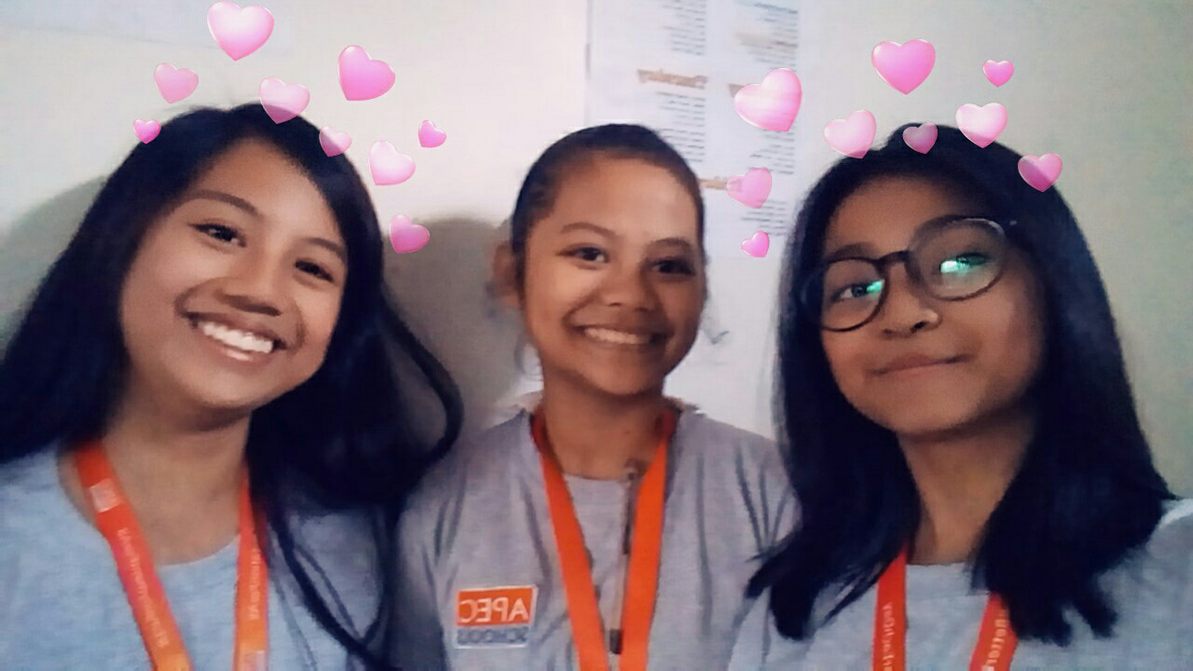 lantayan13's tweet photo. Ayeeiiee...with my love ones😂
De joke lng...with friends and Math LF😍😂 https://t.co/9FYEdCDfqX