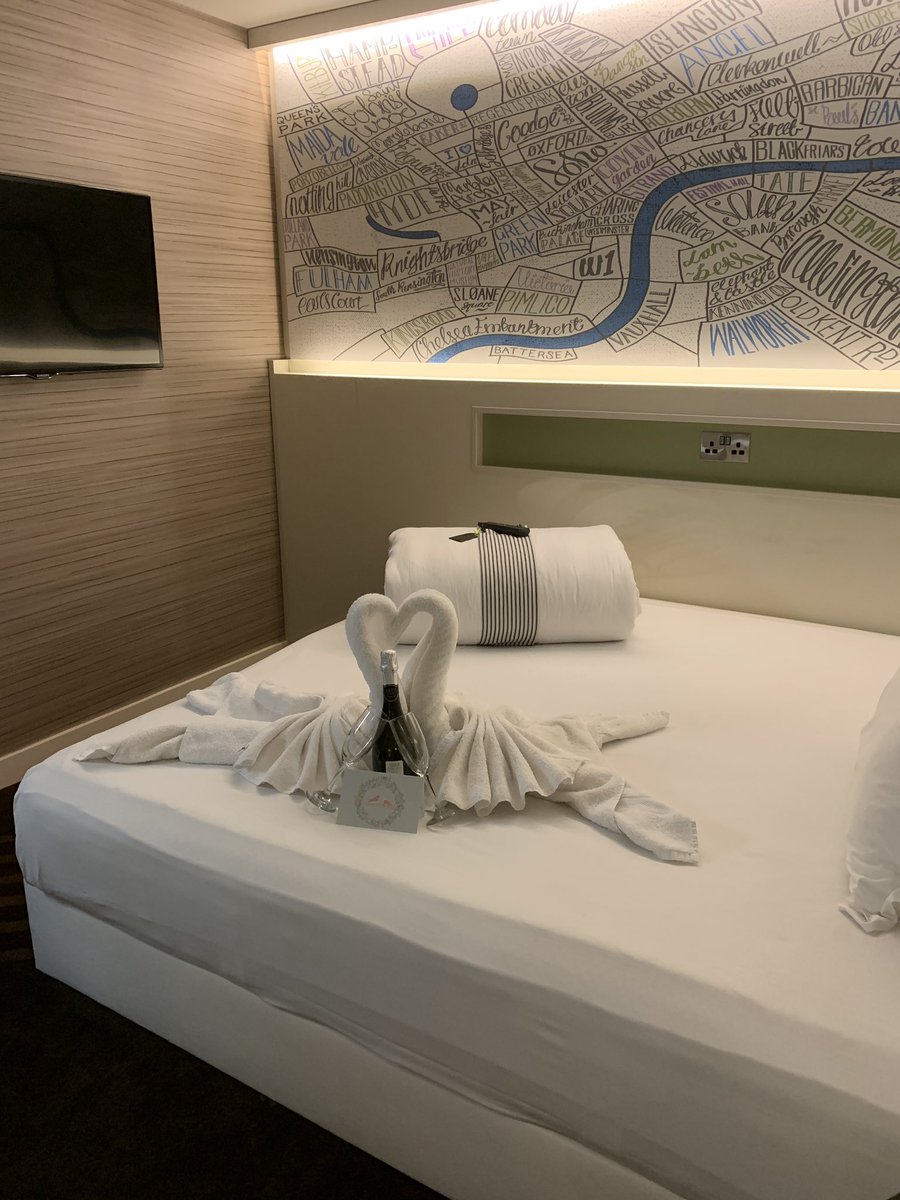 Celebrating 💕 love and good quality 💚#hub Westminster Abbey