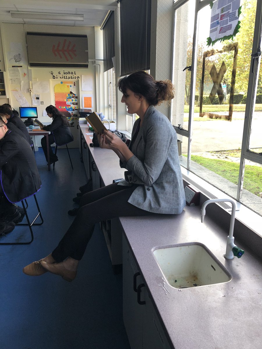 nclenglish's tweet image. Staff and students here @NewCollegeLeics DEARing 📚 #amazing #reading #readingandlearning