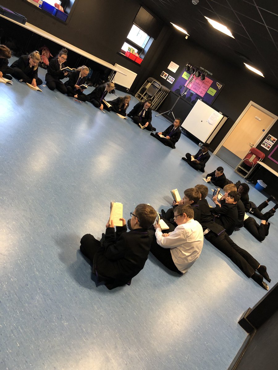 nclenglish's tweet image. Staff and students here @NewCollegeLeics DEARing 📚 #amazing #reading #readingandlearning