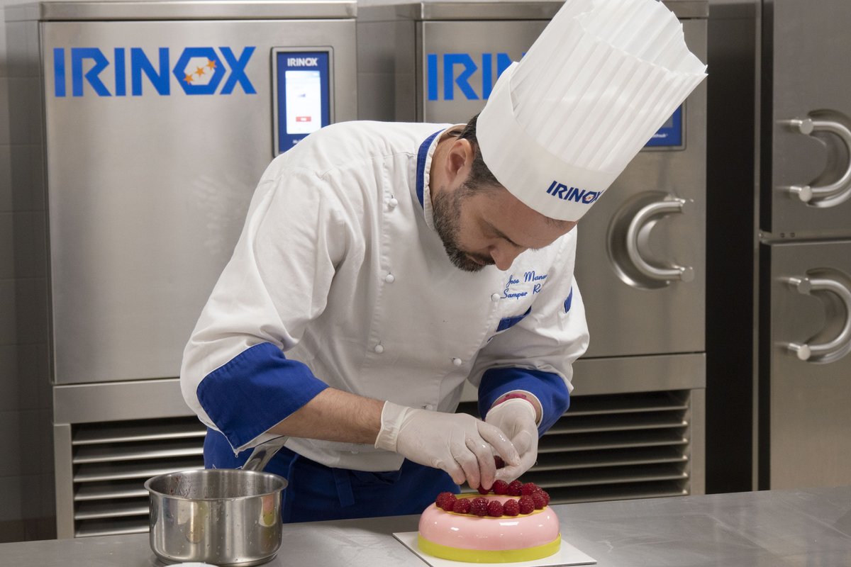 Château de Ferrières tweet media