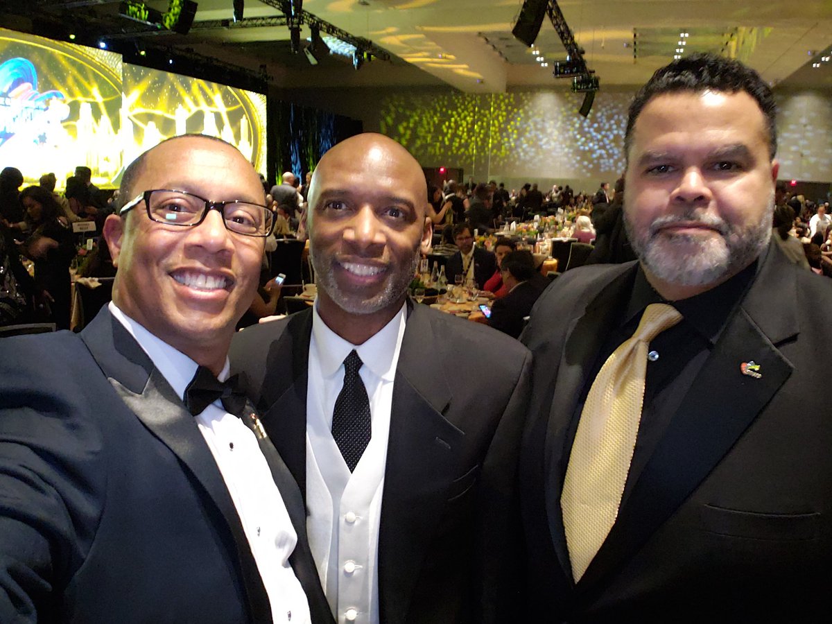 Robt_Simpson's tweet image. Played dress up on the last night. Now it is time to head back to our shops and continue to take our programs onward and upward. #NMSDCConference #Aon