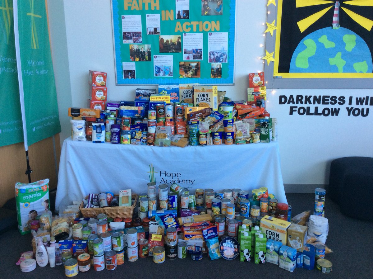 mich_goodwin's tweet photo. A MASSIVE thank you to everyone who donated to our Harvest Appeal. We were delighted to hand over our collection to Janice at @StHelensFdbank this morning! 😁 #AMindToBeKind @Hope_Academy https://t.co/OsksIzapXh