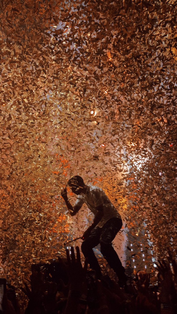 bigsgonetoparis's tweet photo. Thank You Again ||-//     #BanditoChicago  #BanditoTourChicago https://t.co/mha68kS7iJ