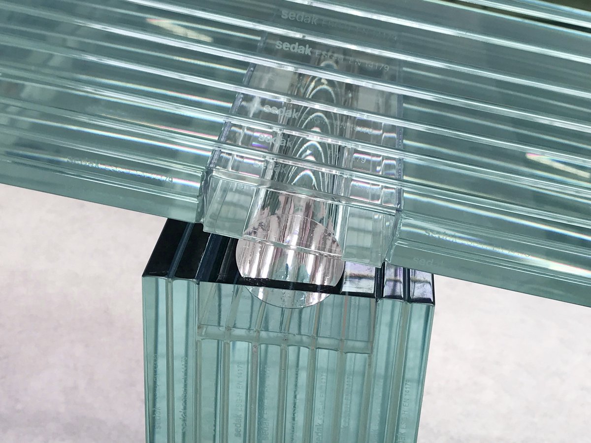 Can you guess what this 11-layer laminate is? One hint: the construction is 10 meters long and weighs 1.3 tons. Are you curious? Visit us from 23 to 26 October at “Glass Technology Live” in Dusseldorf. bit.ly/2Qvo6l4