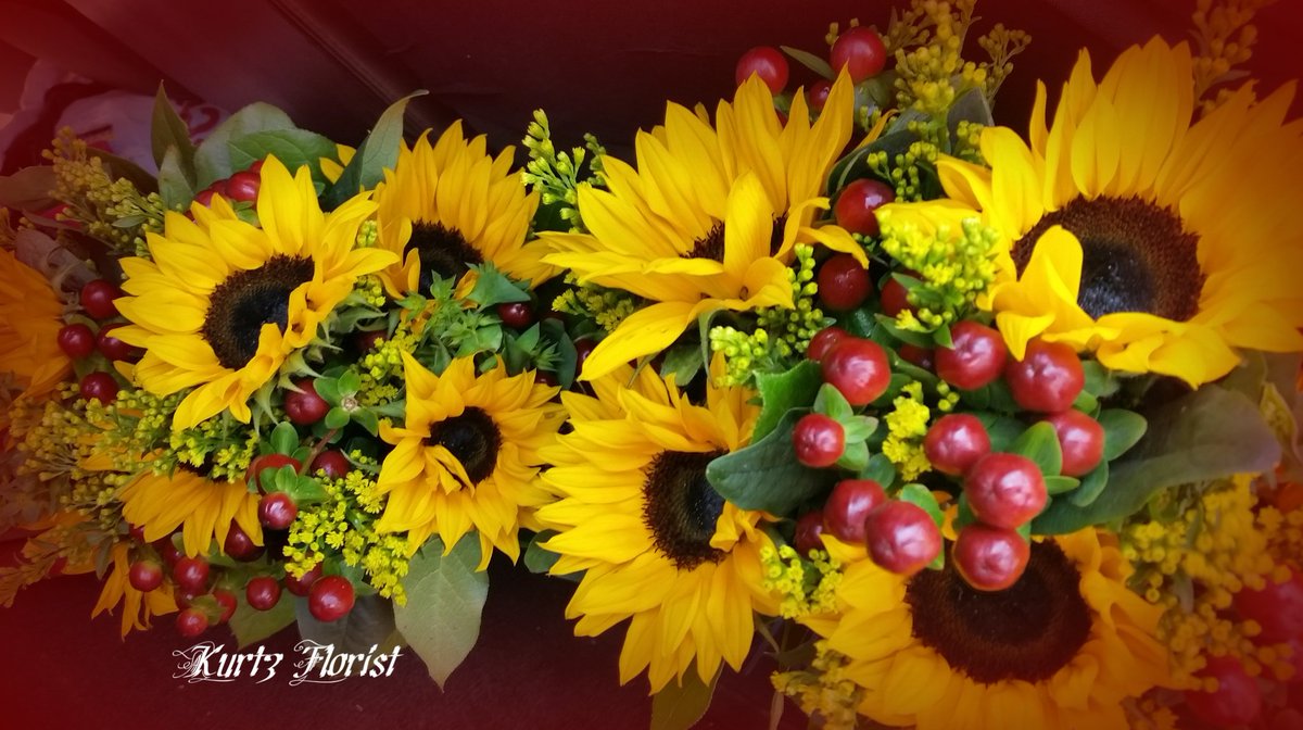 KurtzFlorist's tweet photo. Kurtz Florist always has fresh flowers &amp; plants for all occasions.  Give us a call 610-562-0939, order on line 24 hours a day, or email us with your questions - kurtzflorist@gmail.com. https://t.co/ejtXVWirEn