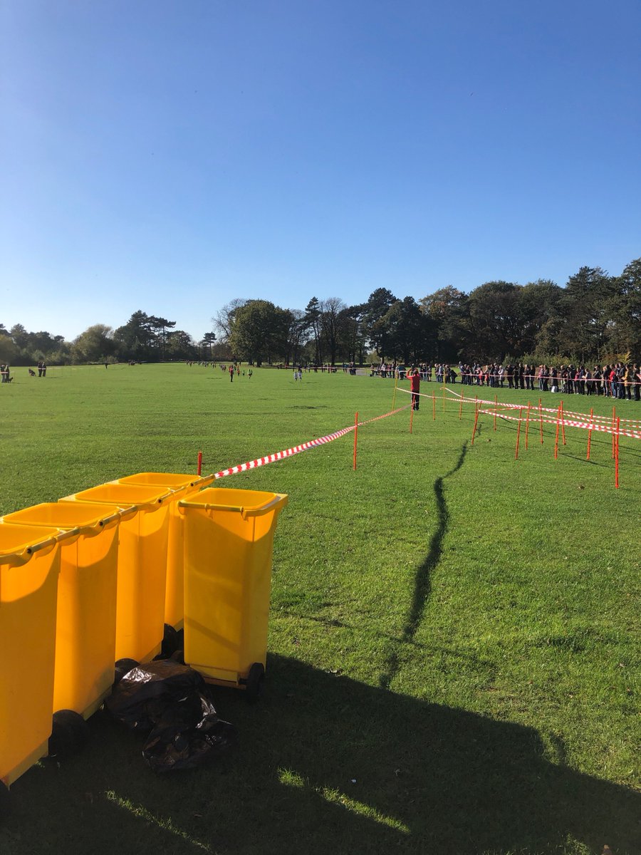 iTCHYROBOT_SCH's tweet image. A glorious day at Stewarts Park taking scores with our custom schools sports system at the Tees Valley Schools Cross Country. #schoolsolutions #schoolsports #itchyrobotschools