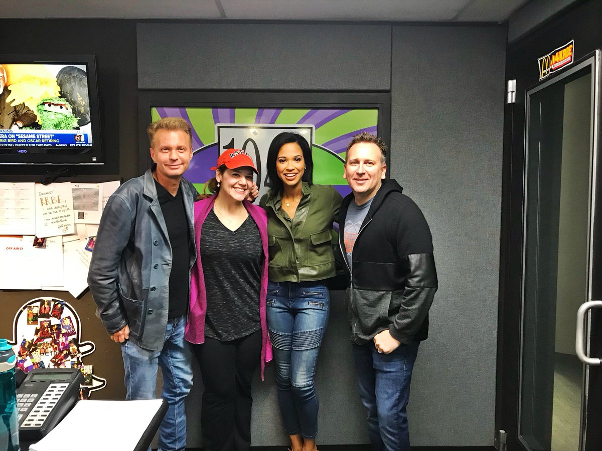 MiaGradneyKHOU's tweet photo. Such a good time with @RADIOROULA @radioryanchase and @ProducerEric talking @DFSHouston and the #KHOU documentary #ACommonThread plus TV behind the scenes. Thanks for having me on @krbe ! Fan for life here. #NativeHoustonian Can’t wait till next time. https://t.co/izq4zWrmm3