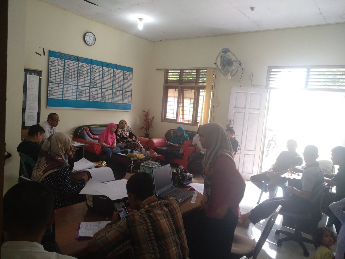 Ulil59159745's tweet photo. Penyelesaian masalah di Desa Alue Deah Teungoh yg di dampingi oleh tim PLD,PD dan TA https://t.co/laWJCHfaJz