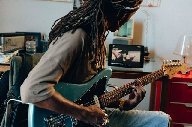 El 50% de nuevos guitarristas son mujeres, según estudio de Fender: bit.ly/2NPBDlA.
