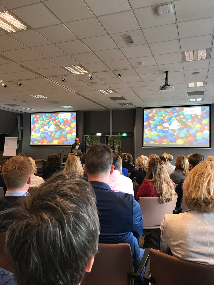 Genoeg belangstelling bij het professium van ‘Ballenbak naar powerhouse’, ben beniewd  #hilst #vanderhilst