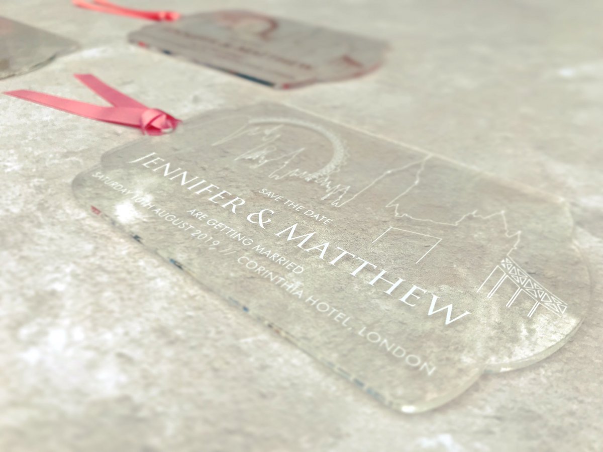 LONDON SKYLINE 🌃 Add a spot of colour with a delicate satin ribbon ✨ We are working on other city skylines too - watch this space! 👏 #eebacrylics #clearweddinginvitation #acrylicweddinginvitation #londonweddingstationery #skylineweddinginvitation #londonweddinginvitations