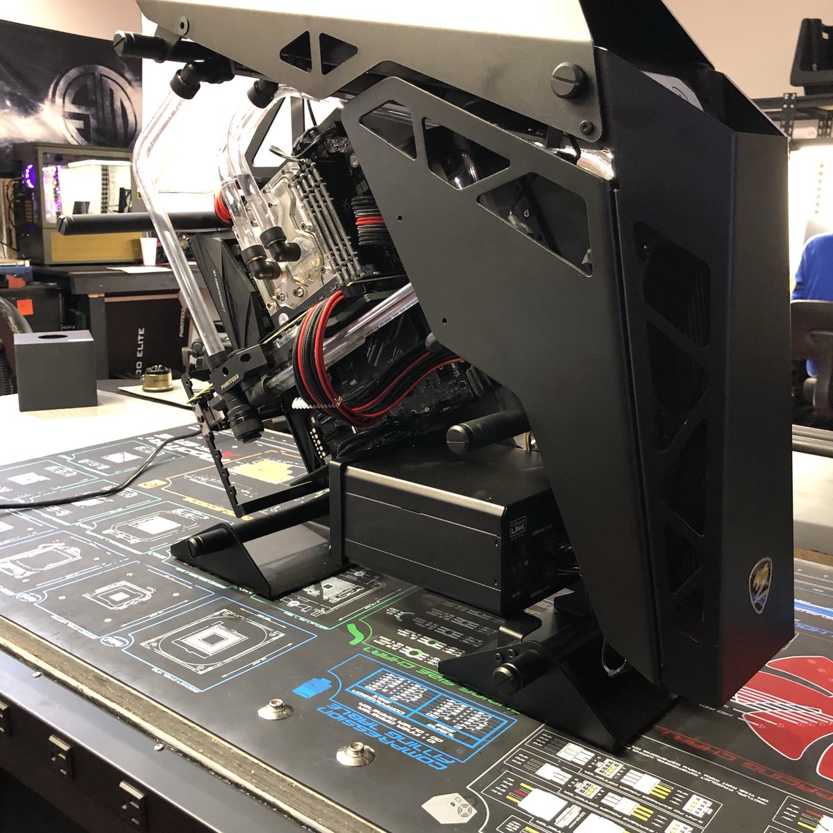 OverkillGame's tweet image. I’d say our paint job of the side panel was pretty spot on, what do you think? #CustomPC #iRepairFast