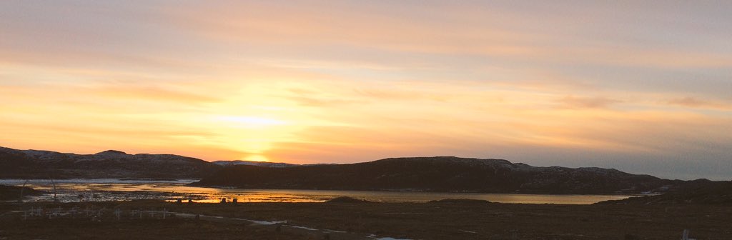 RunningBart's tweet photo. Fine morning, #Iqaluit. No matter how you look at it. https://t.co/F2uubXjRpo