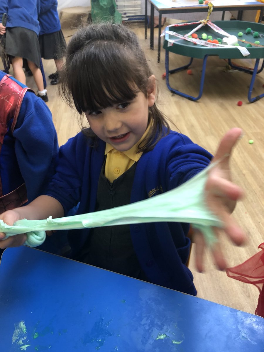 JamesBrindleyPS's tweet photo. Slime making in reception 🎃👻🎃#writingrecipes #spookyfun https://t.co/mL5A6kcpCy