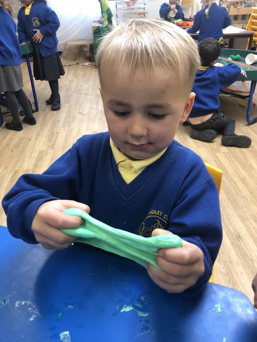 JamesBrindleyPS's tweet photo. Slime making in reception 🎃👻🎃#writingrecipes #spookyfun https://t.co/mL5A6kcpCy