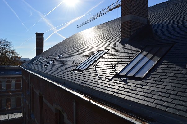 TomvanderDussen's tweet photo. Ook in #België worden onze #CastPMR #dakramen toegepast bij de #herbestemming van het #Militair Hospitaal in #Antwerpen in een #natuurleien #dakbedekking. https://t.co/kSIkwGXOV4