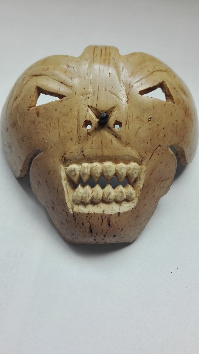 itchibanto's tweet photo. Bonjour, j'aimerai beaucoup avoir vos estimations pour ce petit masque en coco taillé entière à la main, poncé et vernis (environ 8h de travail...)je précise n'avoir aucune formation en
ébénisterie/sculpture/art... bref merci beaucoup d'avance https://t.co/6iLFhEeoz7