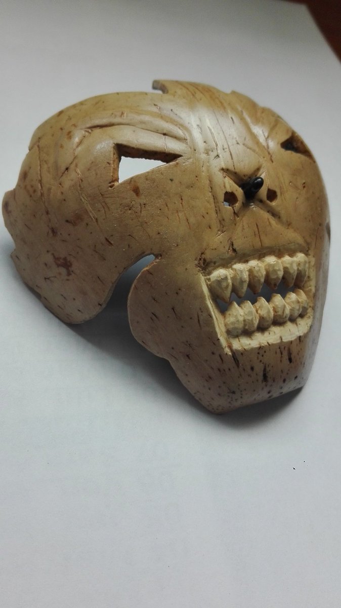 itchibanto's tweet photo. Bonjour, j'aimerai beaucoup avoir vos estimations pour ce petit masque en coco taillé entière à la main, poncé et vernis (environ 8h de travail...)je précise n'avoir aucune formation en
ébénisterie/sculpture/art... bref merci beaucoup d'avance https://t.co/6iLFhEeoz7