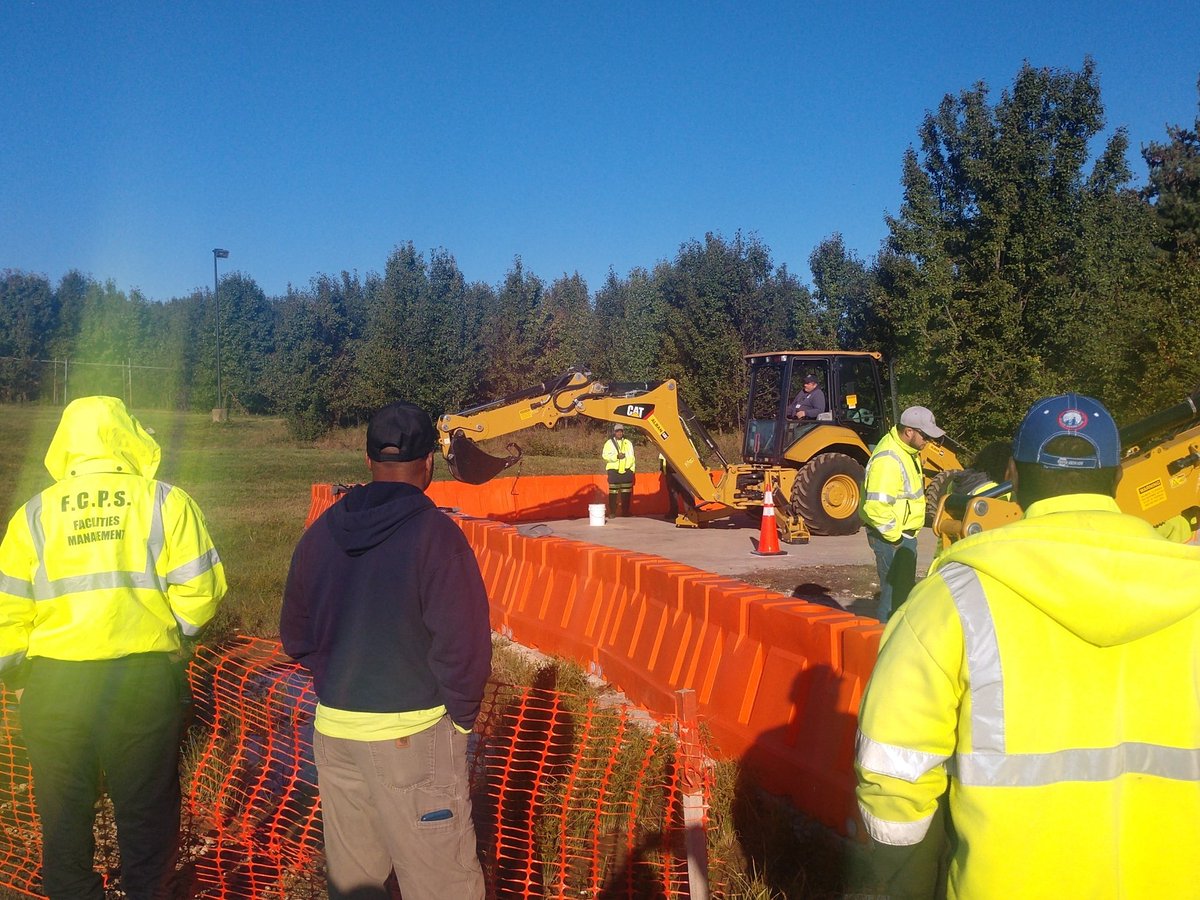 Amy_Linderman's tweet photo. Fairfax county getting our Road-E-O on! @APWAMidAtlantic https://t.co/BwIb71EN23
