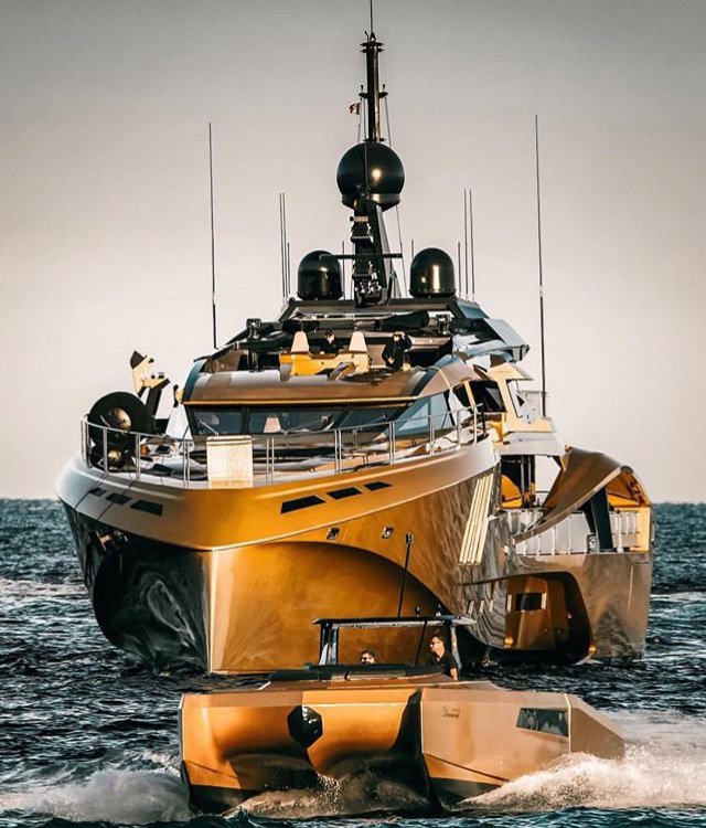 Making waves since 2014, the 49M all carbon Khalilah. See more on her here bit.ly/2kuoznQ