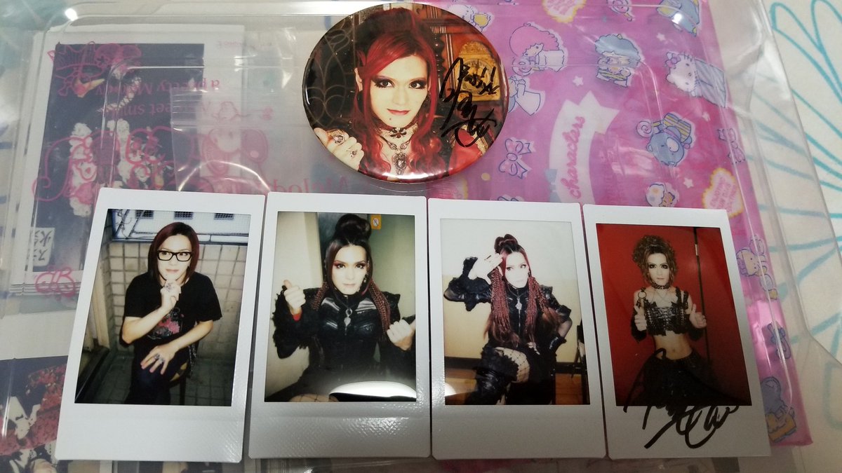 xaa_aoi's tweet photo. TsunehitoさんのチェキとFC旅行の景品で当たった缶バッチを
セットで3,000円+送料にてお譲り致します★

リプにて宜しくお願い致しますm(_ _)m

Tsunehito
恒人
チェキ
お譲り https://t.co/bmCzHzrgKL