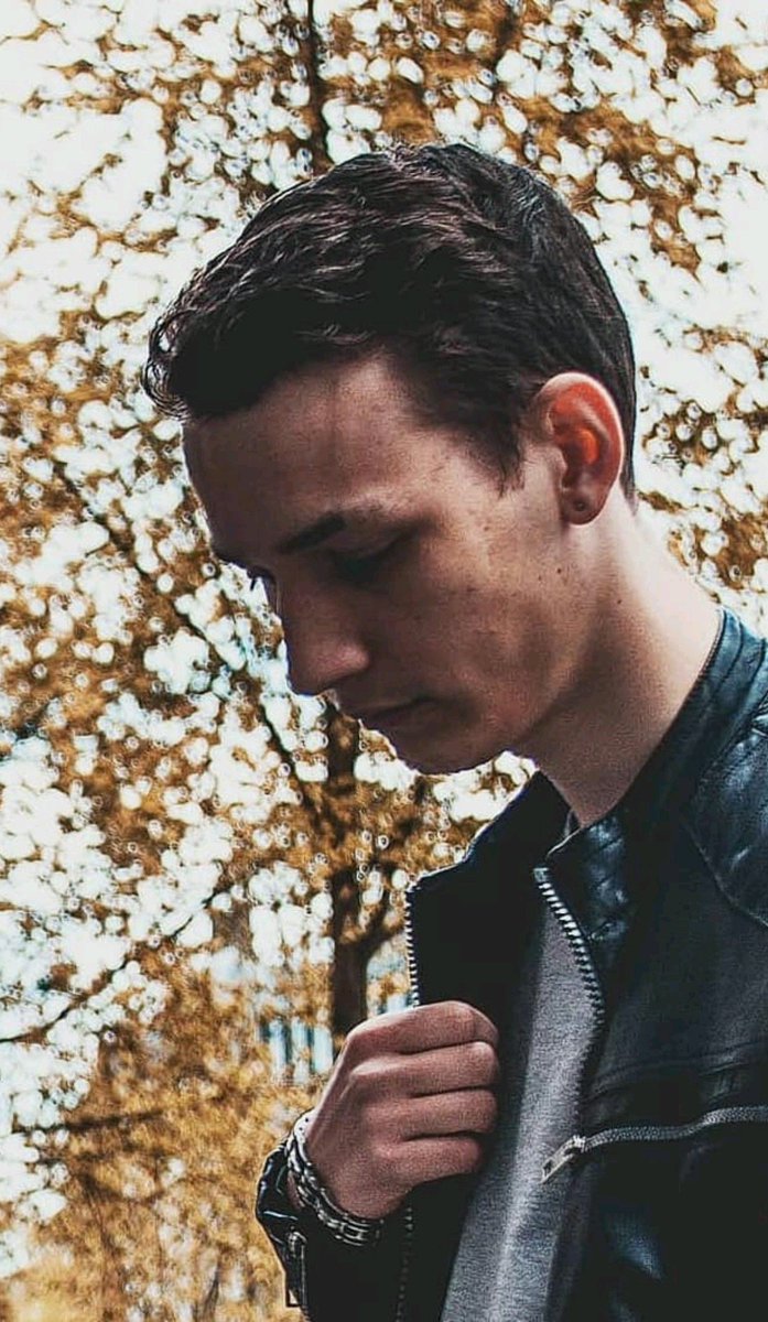 OnlyProsecute's tweet image. If you think I have a long neck, you should see what else is long on me. 🤷🏻‍♀️ 😂