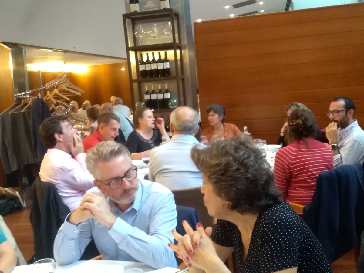 SilverValley_'s tweet photo. Pause déjeuner avant de reprendre les visites... Mais toujours dans un esprit de networking, c'est aussi ça la délégation #SilverValleyWeek à Barcelone. @SilverValley_ https://t.co/48dTkvJBOI