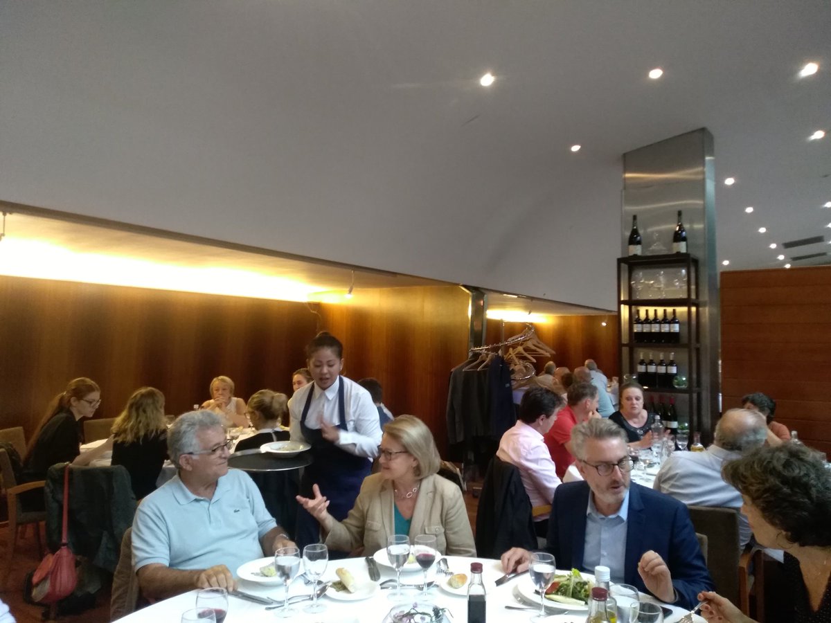 SilverValley_'s tweet photo. Pause déjeuner avant de reprendre les visites... Mais toujours dans un esprit de networking, c'est aussi ça la délégation #SilverValleyWeek à Barcelone. @SilverValley_ https://t.co/48dTkvJBOI