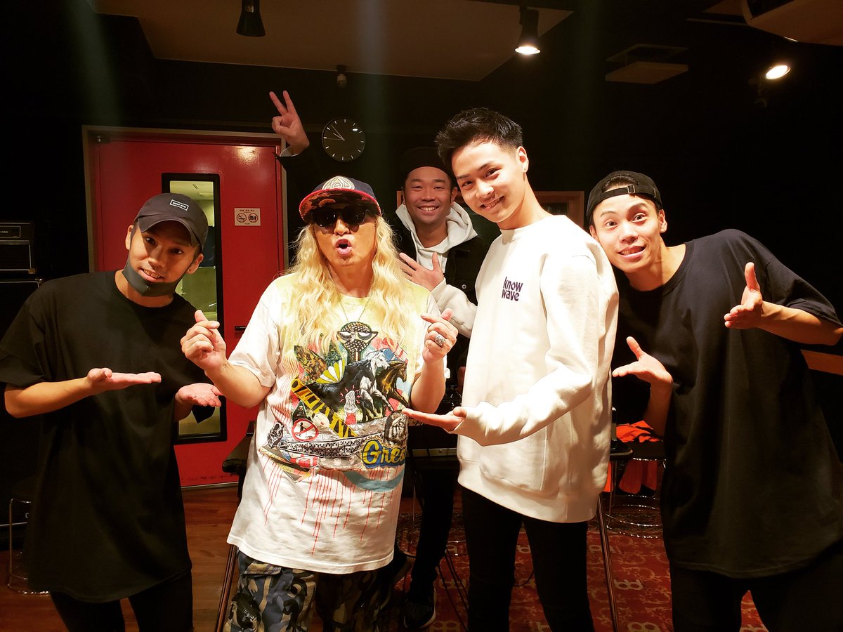 DJKOO_official's tweet photo. 後輩ユニット！！WHYZのリハーサルに訪問！！VoのAKIRA &amp; DJ Bap Jap！！そしてダンサーの Nisssy、yu-dai！！明日、国際フォーラムネオ屋台村！！KOO輩の新しい一歩応援したい！！ファイトー！！ #whyz #国際フォーラム #djkoo https://t.co/dp4zfyelJE