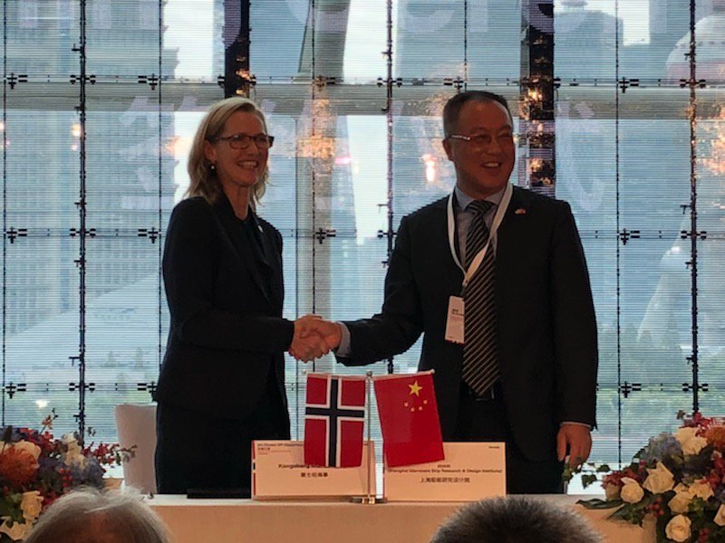 Very proud to sign with Shanghai Merchant Ship Design #sdari to promote advanced ship designs incl. digital and autonomy concepts at Norway-China business summit. Next generation vessels from KM <a href="/kongsbergasa/">KONGSBERG</a>
