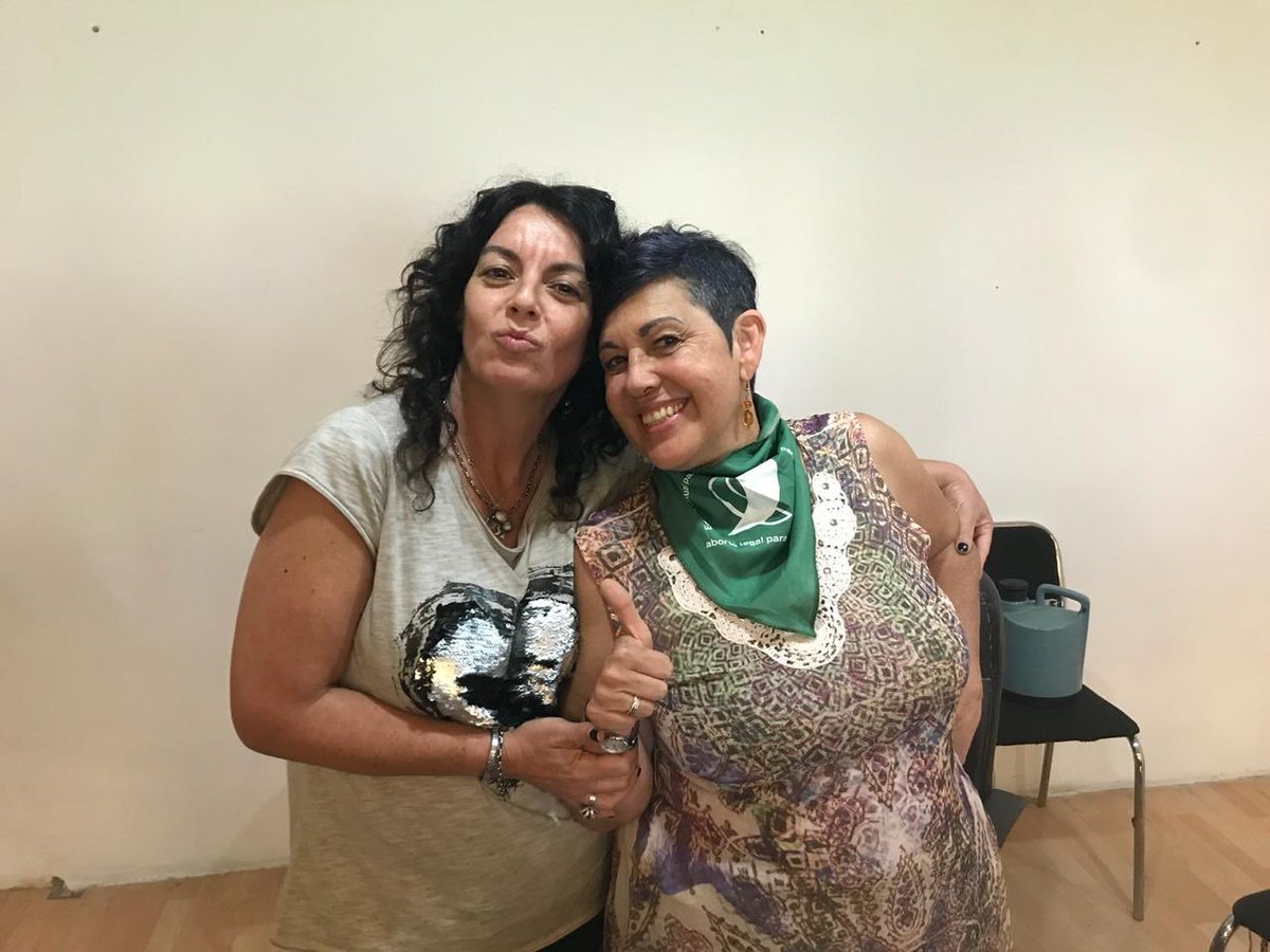 RedMxC's tweet photo. #MujeresxlaCultura en #Cuernavaca en el taller #EscrituraIdentitaria de #ElenaDeHoyos GRACIAS Elena x tu dedicación a empoderar y visibilizar a las #Mujeres a través de la #Escritura https://t.co/4SfaV1DBNa