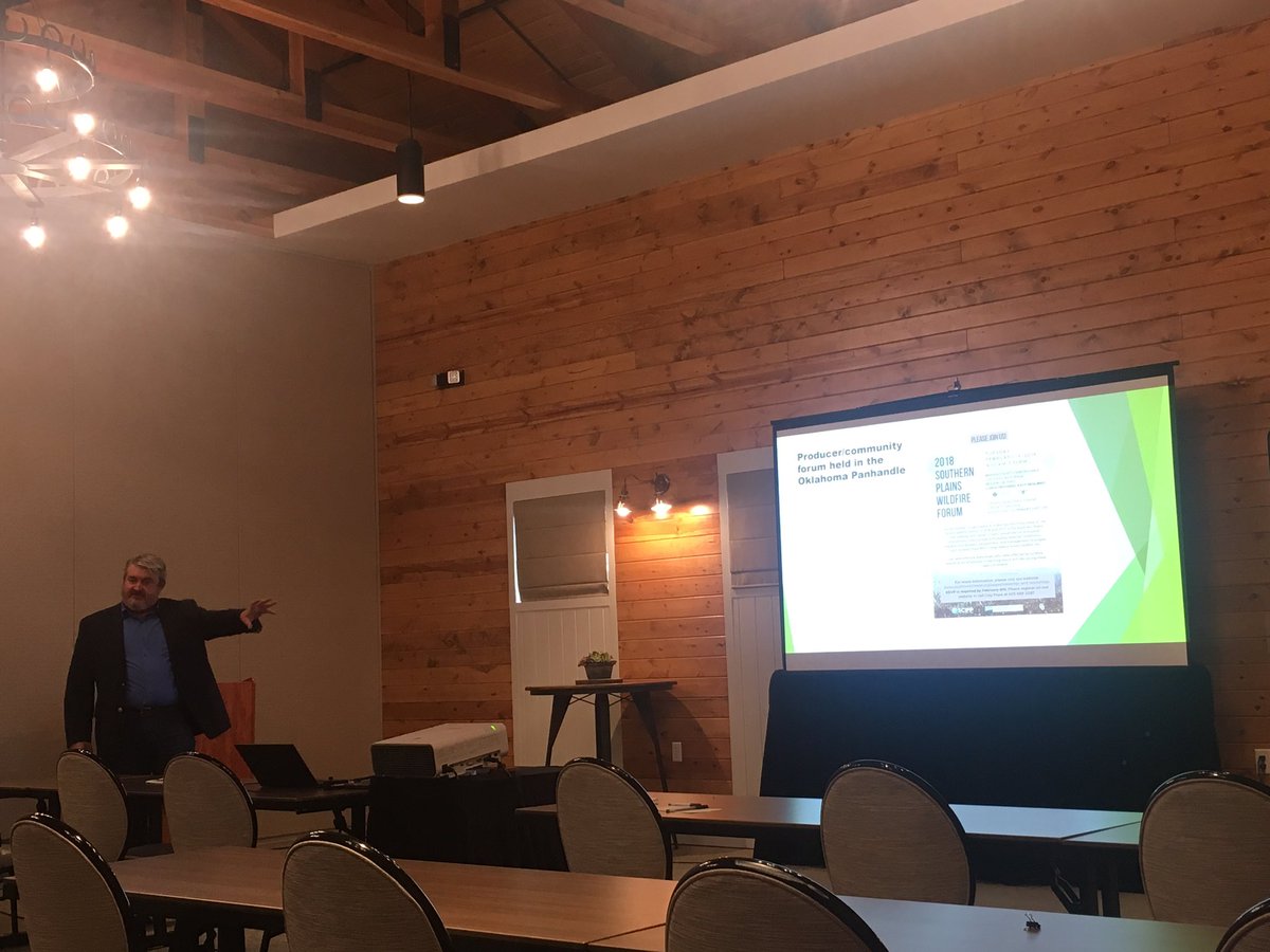 ClimateMolly's tweet photo. Hearing from Clay Pope with the Southern Plains @USDAClimateHubs at #EDENAM18 on their wildfire work in TX, OK, and KS. @DroughtGov @EDENtweets https://t.co/d4Zw9YgNPV