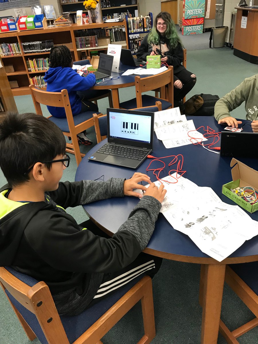 dmsdcps's tweet image. Ms Mellick&apos;s Gen Block is in a Maker Space lab creating and exploring. #DMSGens #DMSProud #DMSLib