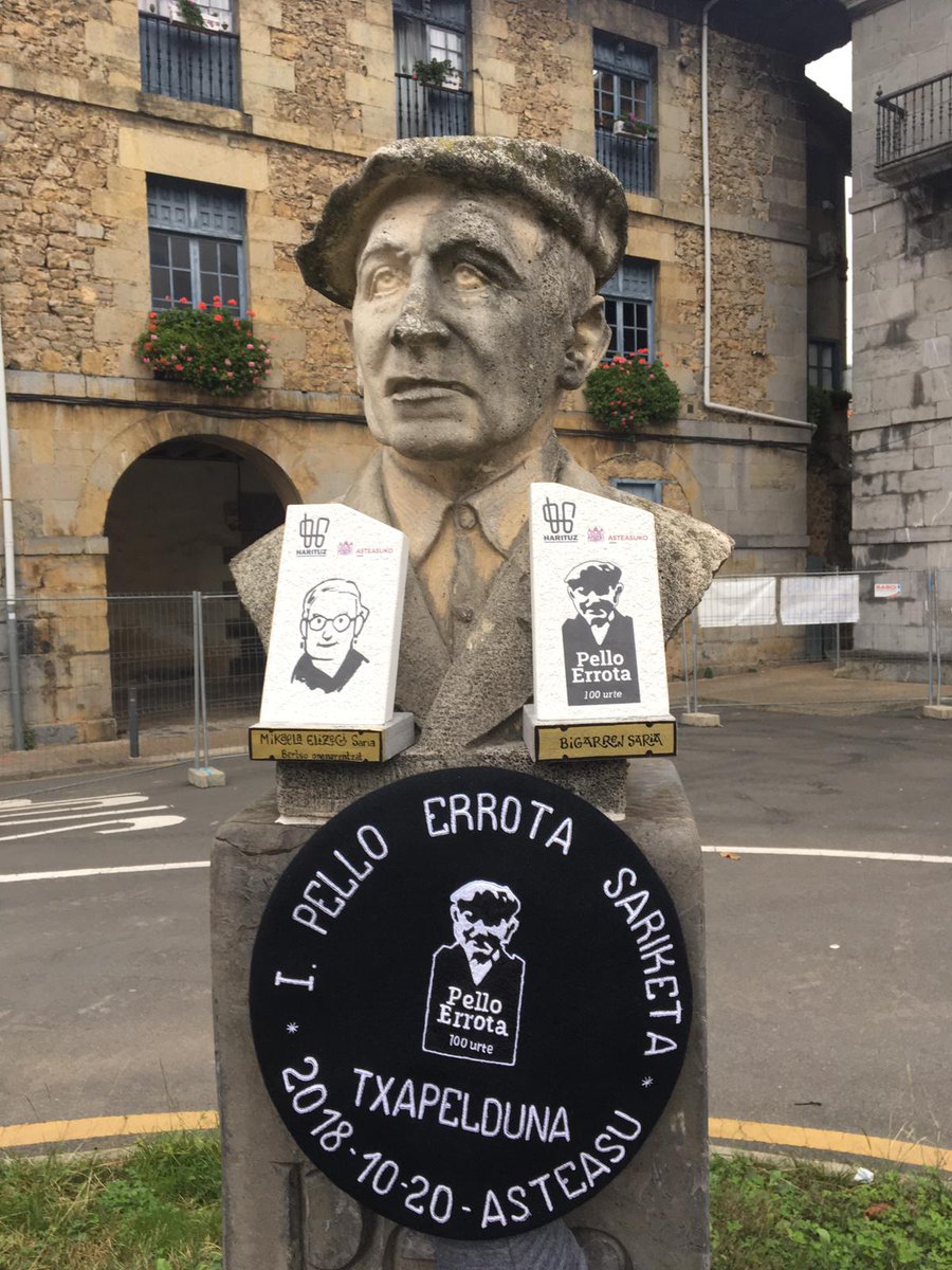 Asteasuko Iturri-ondon egingo da Pello Errota sariketaren finala, bihar, 21:00etan. Finalera sailkatutako lau bertsolariek, Beñat Lizasok, Asier Azpirozek, Eneko Lazkozek eta Unai Gaztelumendik esandakoa hemen: ataria.eus/asteasu/153988… <a href="/asteasukoudala/">asteasukoudala</a> #Harituz #PelloErrota