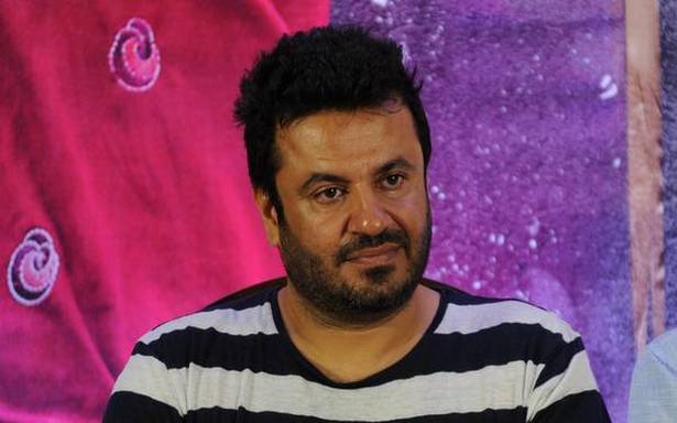 Vikas Bahl files a Rs. 10 crore defamation case tinyurl.com/yb4nu5d5