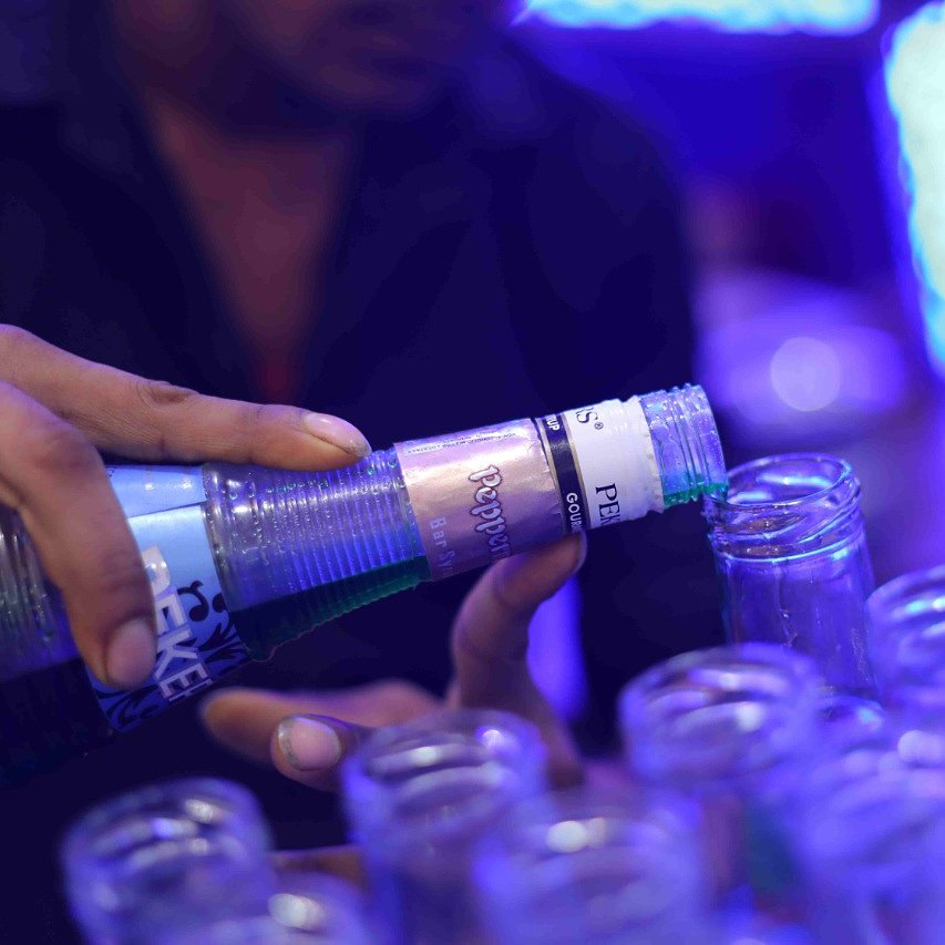 firstwedding_'s tweet photo. You’ve got the dress, the flowers and the venue. Now all you need is a cocktail to tie it all together. Let @firstwedding_  be the ones to serve you the bubbly and make your special day sparkle! #wedding #ThursdayThoughts #Bar https://t.co/9EtXQ8FJa8