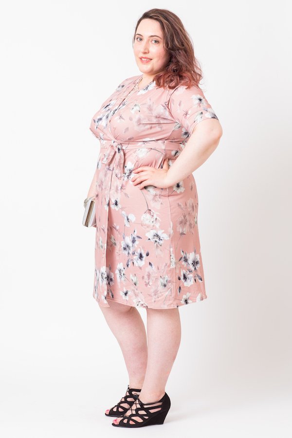 love4allplus's tweet photo. Floral prints are always in! 🌸 Take a look at our range of floral dresses for curvy women on our website ➡️ https://t.co/lCHh7AKfaW #plussize #plussizefashion #PlussizeBlogger #love4allplus #plussizemodel https://t.co/8oSJUs7s2u